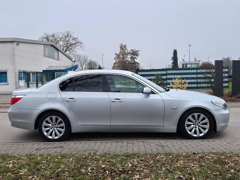 Gebraucht BMW 520 170 PS (125 kW) 2003 Silber Limousine