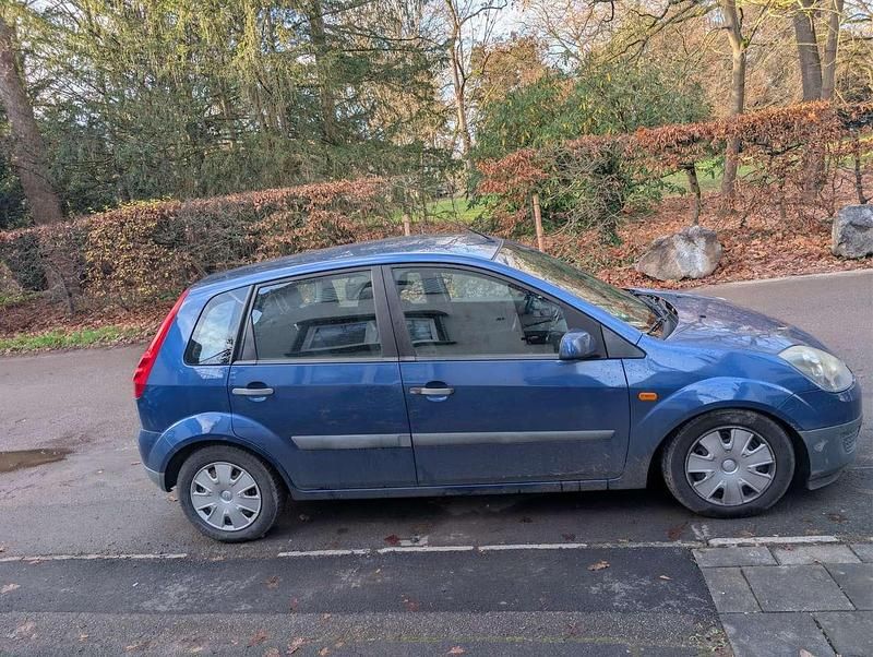 Gebraucht Ford Fiesta Trend 69 PS (50 kW) 2006 Blau Kleinwagen