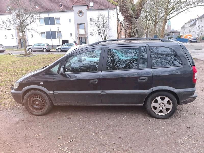 Gebraucht Opel Zafira 147 PS (108 kW) 2001 Schwarz Van / Kleinbus