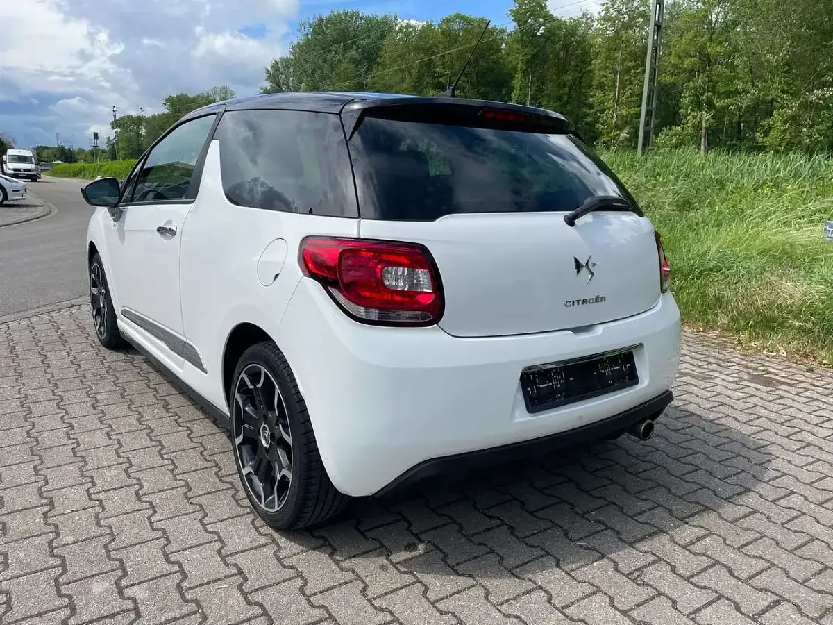 Gebraucht Citroën DS3 So Chic 120 PS (88 kW) 2011 Weiß Kleinwagen