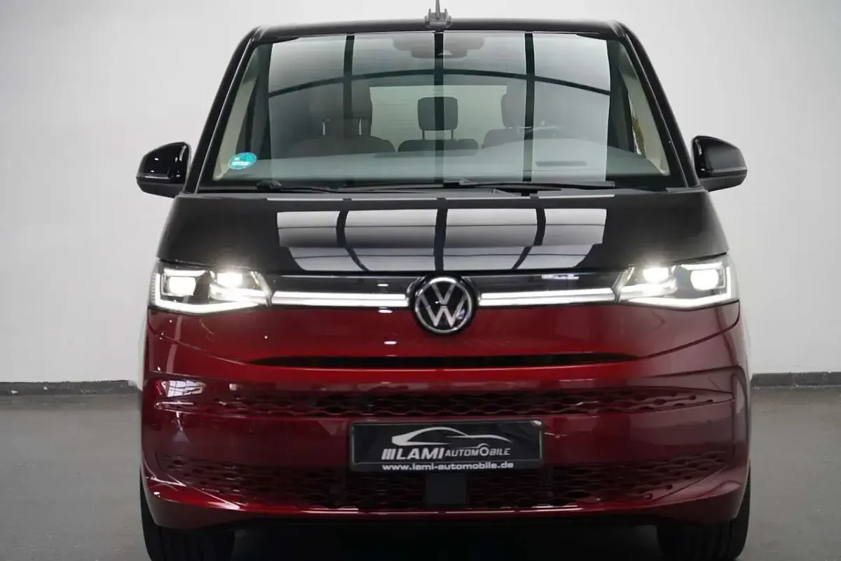 Gebraucht VW Multivan Style 150 PS (110 kW) 2025 Rot Van / Kleinbus