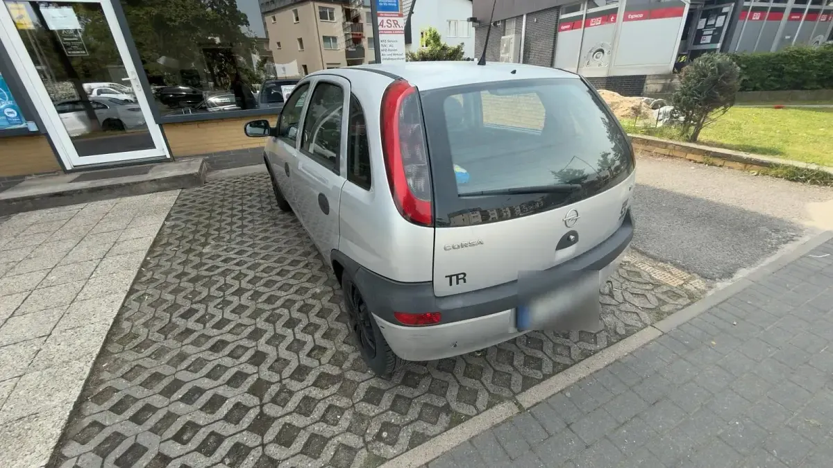 Gebraucht Opel Corsa 80 PS (58 kW) 2004 Silber Kleinwagen