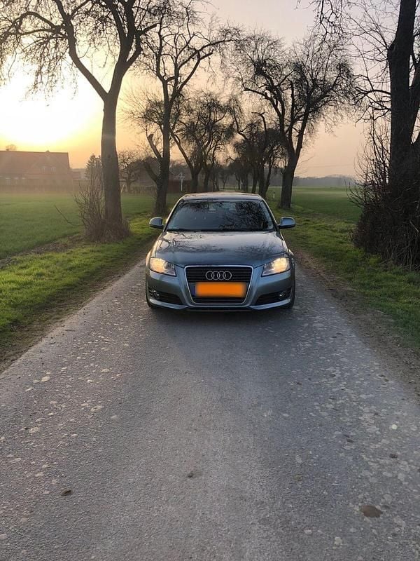 Gebraucht Audi A3 Attraction 102 PS (75 kW) 2009 Silber Kleinwagen