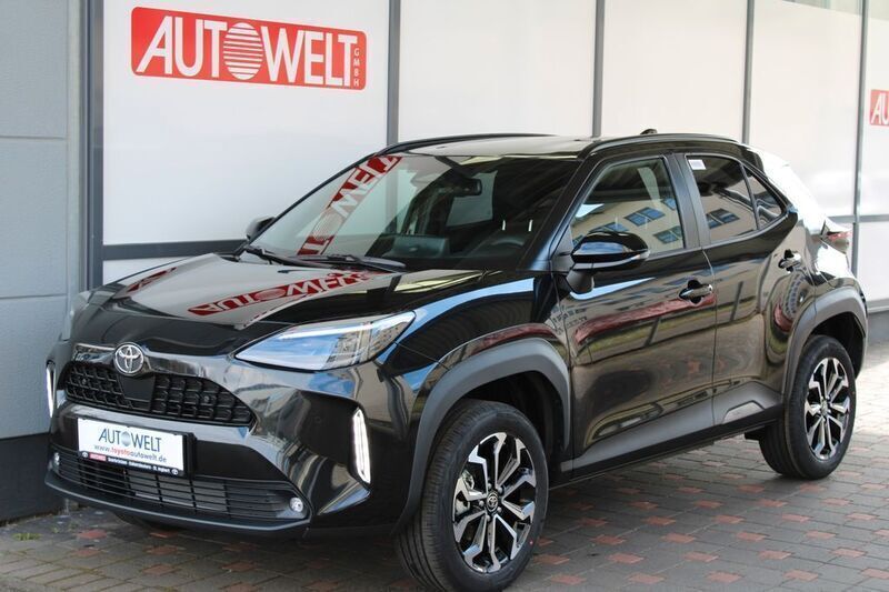 Schwarz Neu 2025 Toyota Yaris Cross SUV | 29.990 € - Bild 1/4