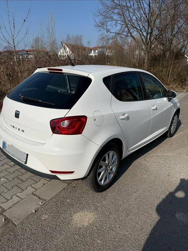 Gebraucht Seat Ibiza Reference 69 PS (50 kW) 2015 Weiß Kleinwagen