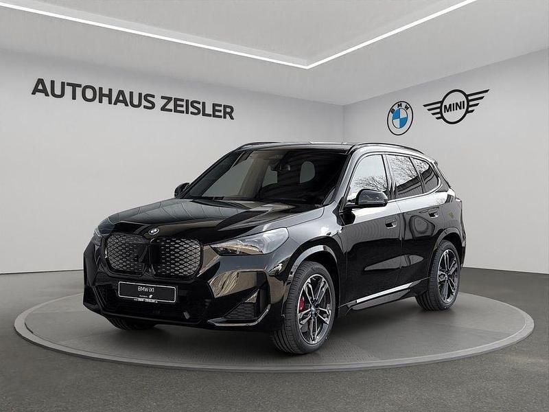Schwarz Neu 2025 BMW iX1 M Sport SUV | 55.750 € (Fairer Preis) - Bild 1/4