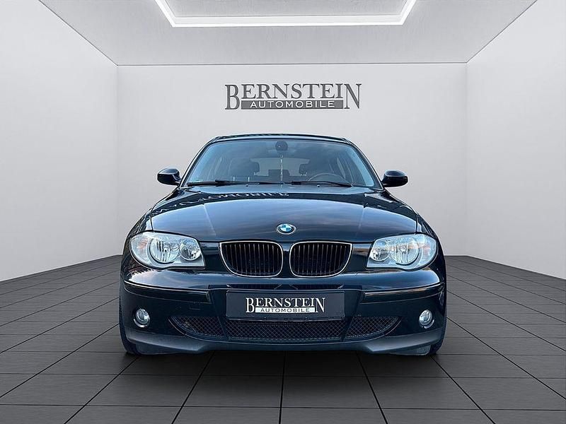 Gebraucht BMW 118 122 PS (89 kW) 2004 Schwarz Kleinwagen