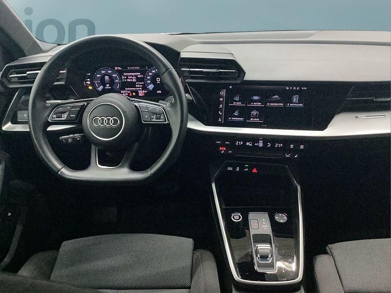 Gebraucht Audi A3 Sportback e-tron 245 PS (180 kW) 2022 Weiß Kleinwagen