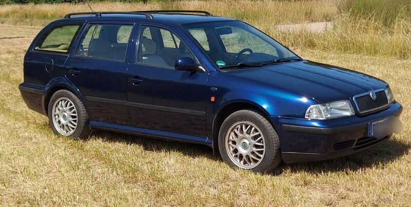 Blau Gebraucht 1999 Skoda Octavia LAURIN & KLEMENT Kombi | 2.500 € - Bild 1/4