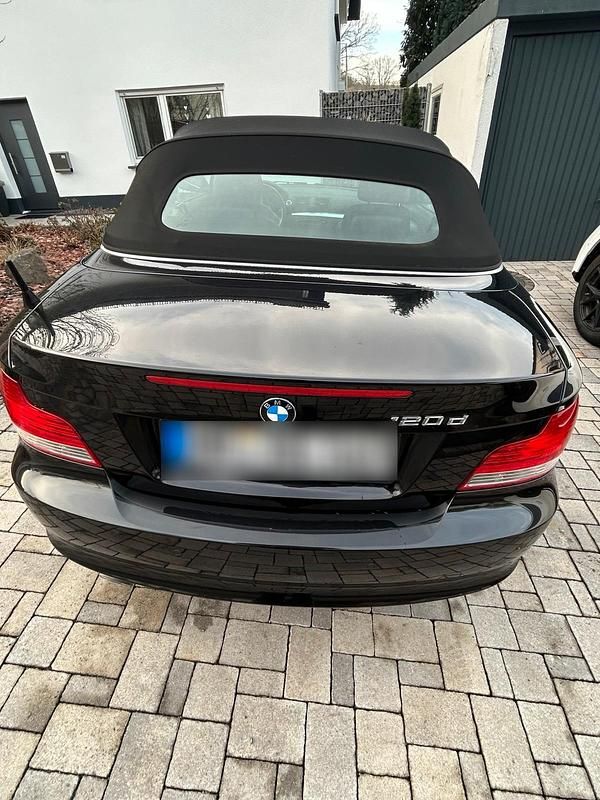 Gebraucht BMW 120 Cabriolet 177 PS (130 kW) 2010 Schwarz Cabrio