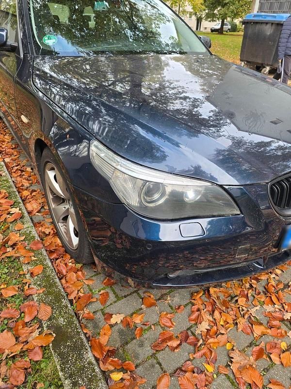 Gebraucht BMW 530 231 PS (169 kW) 2005 Blau Kombi