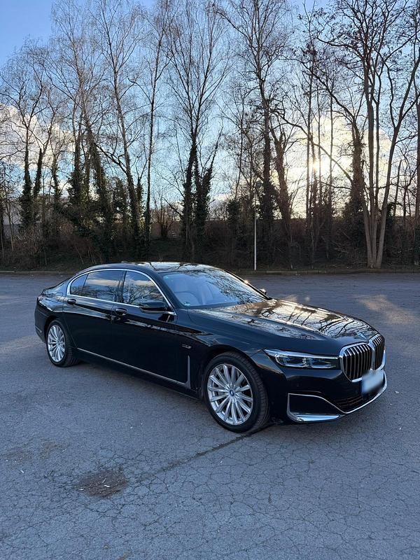 Gebraucht BMW 745e 290 PS (213 kW) 2021 Schwarz Limousine