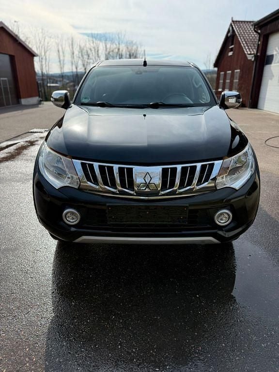 Gebraucht Mitsubishi L200 181 PS (133 kW) 2017 Schwarz Pickup