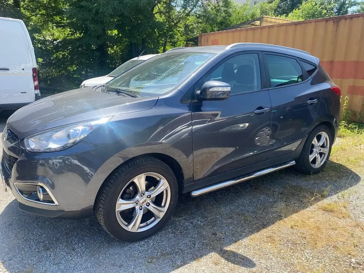 Gebraucht Hyundai ix35 Style 163 PS (119 kW) 2011 Grau SUV