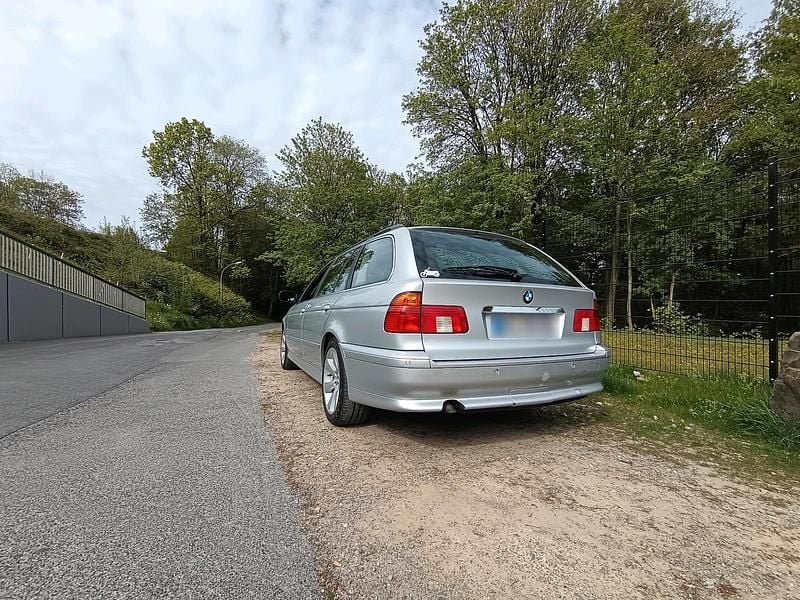 Używany BMW 530 193 KM (141 kW) 2002 Srebrny Kombi