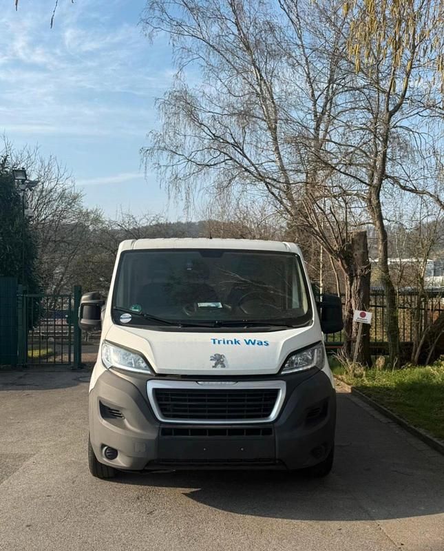 Gebraucht Peugeot Boxer 81 PS (59 kW) 2015 Weiß Van