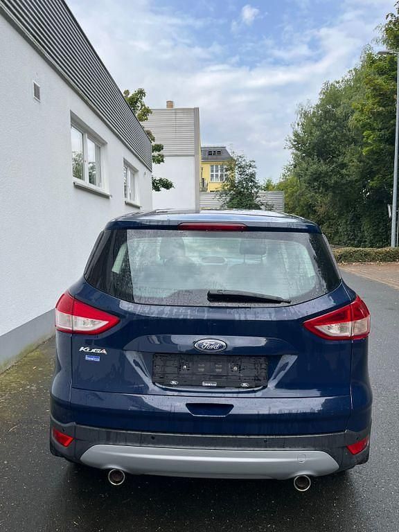 Gebraucht Ford Kuga Trend 150 PS (110 kW) 2015 Blau SUV