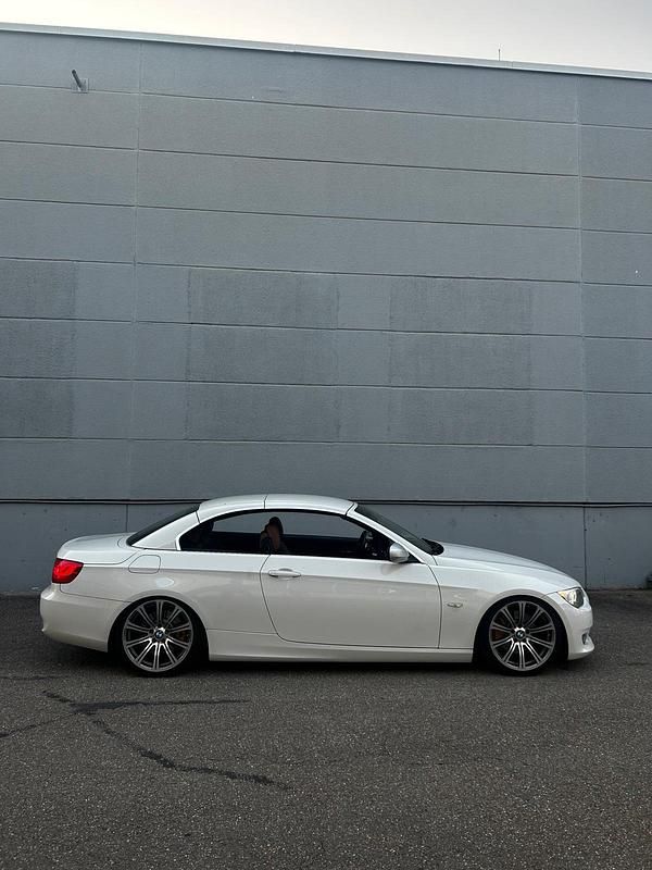 Weiß Gebraucht 2013 BMW 325 Cabriolet Cabrio | 10.500 € (Guter Preis) - Bild 1/4