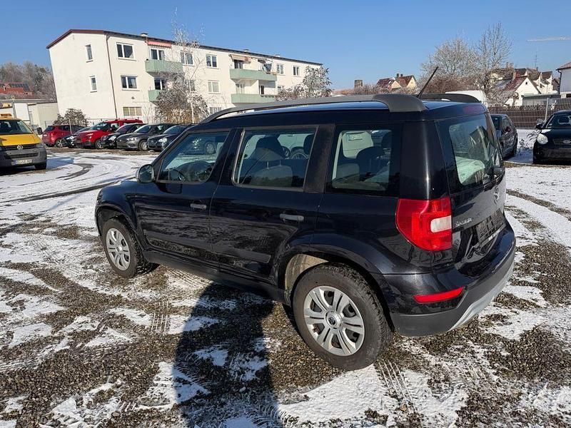 Gebraucht Skoda Yeti Active 110 PS (80 kW) 2015 Schwarz SUV