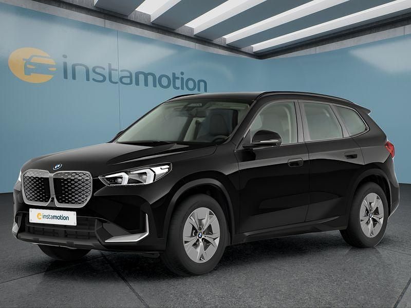 Schwarz Neu 2025 BMW iX1 SUV | 59.249 € - Bild 1/4