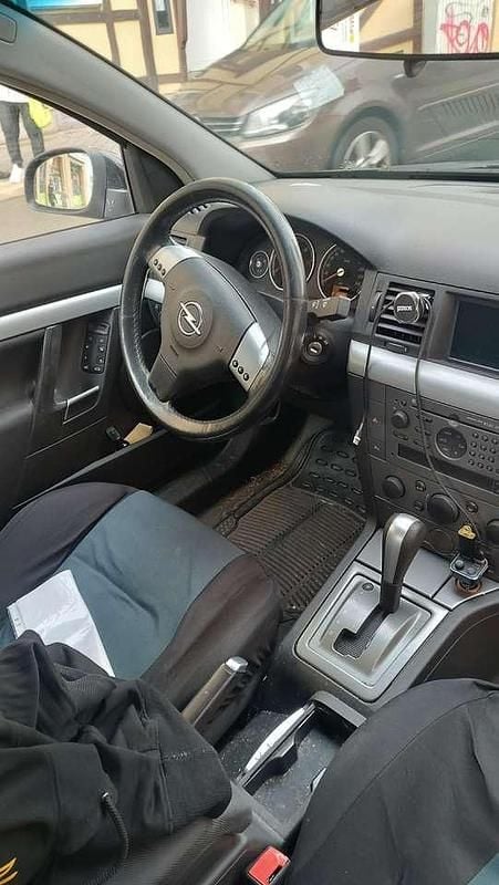 Gebraucht Opel Vectra GTS 125 PS (91 kW) 2004 Schwarz Limousine