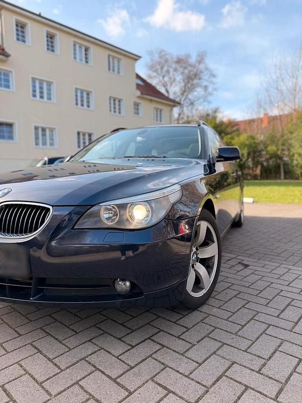 Gebraucht BMW 523 177 PS (130 kW) 2006 Schwarz Kombi