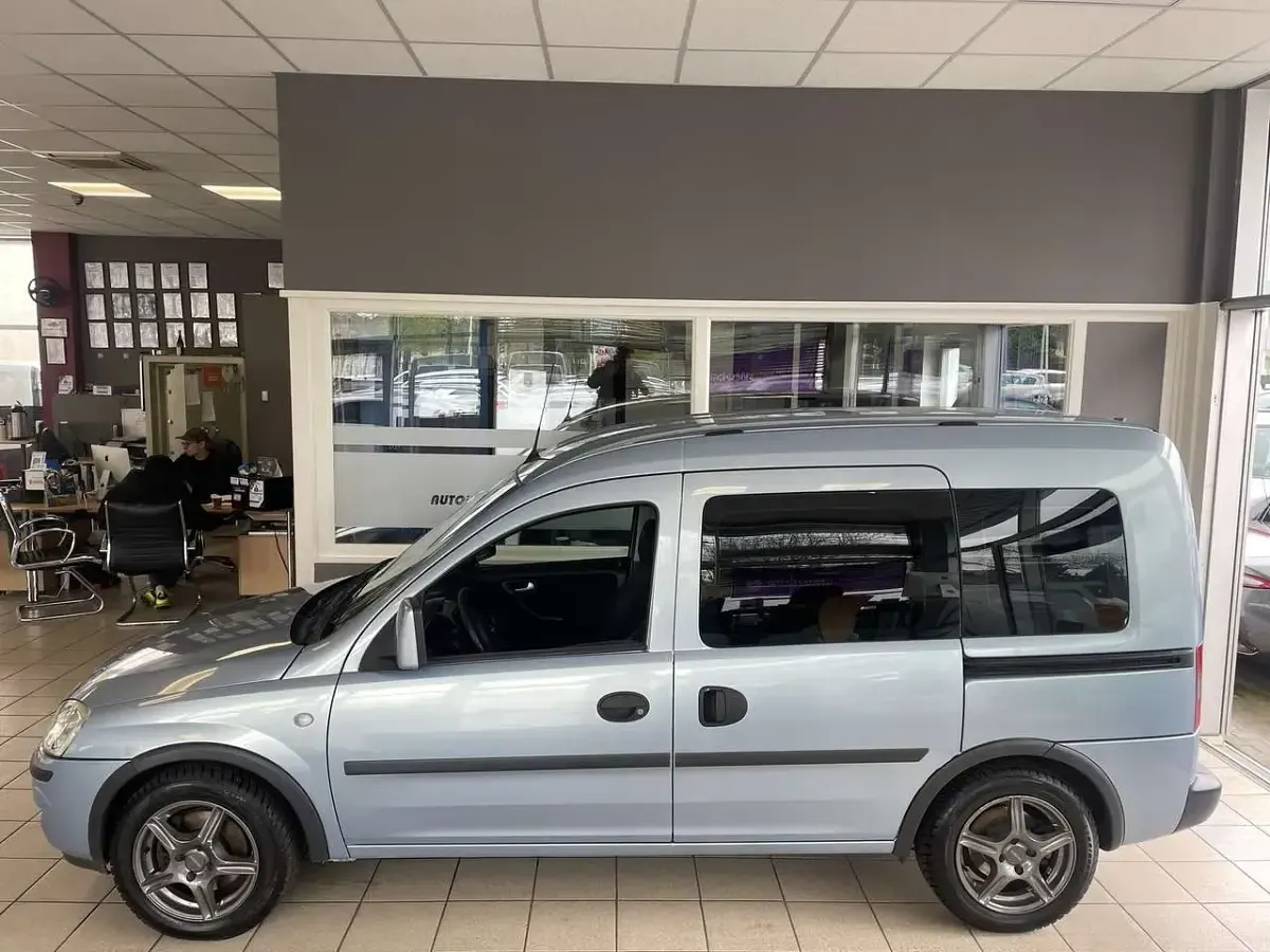 Używany Opel Combo Edition 94 KM (69 kW) 2008 Niebieski Minivan