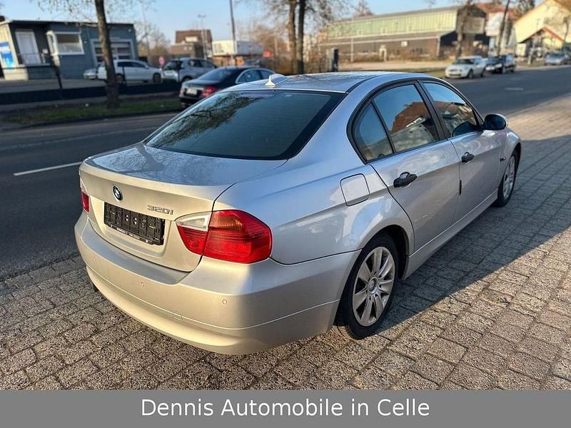 Gebraucht BMW 320 150 PS (110 kW) 2005 Silber Limousine