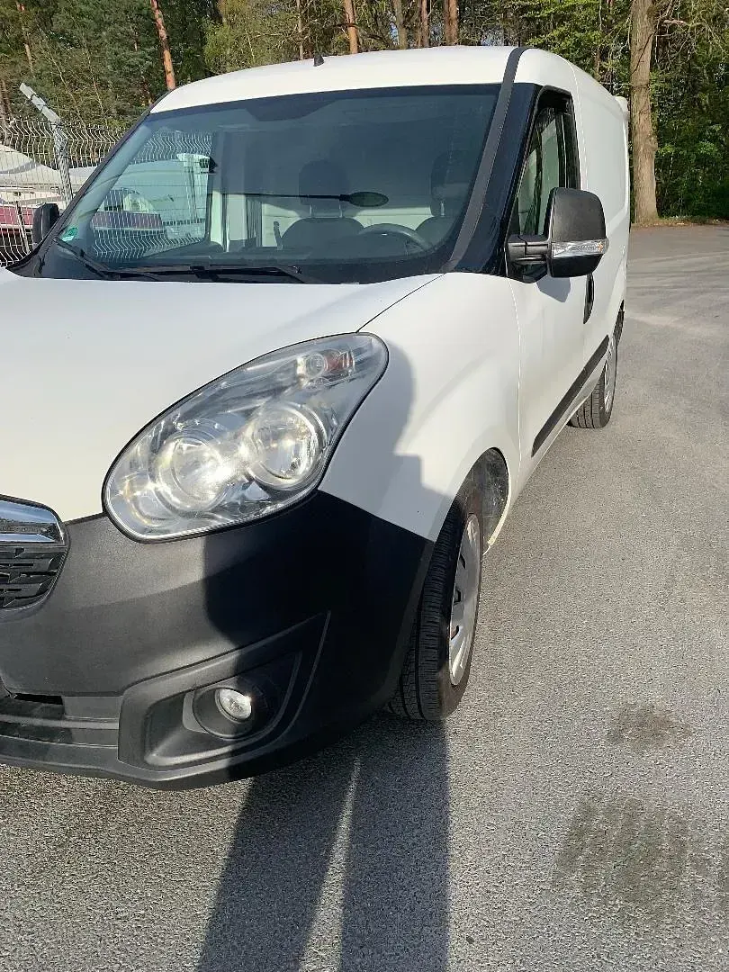 Gebraucht Opel Combo 95 PS (69 kW) 2013 Weiß Van / Kleinbus
