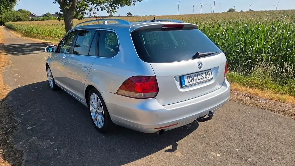 Gebraucht VW Golf VI Comfortline 105 PS (77 kW) 2011 Silber Kleinwagen
