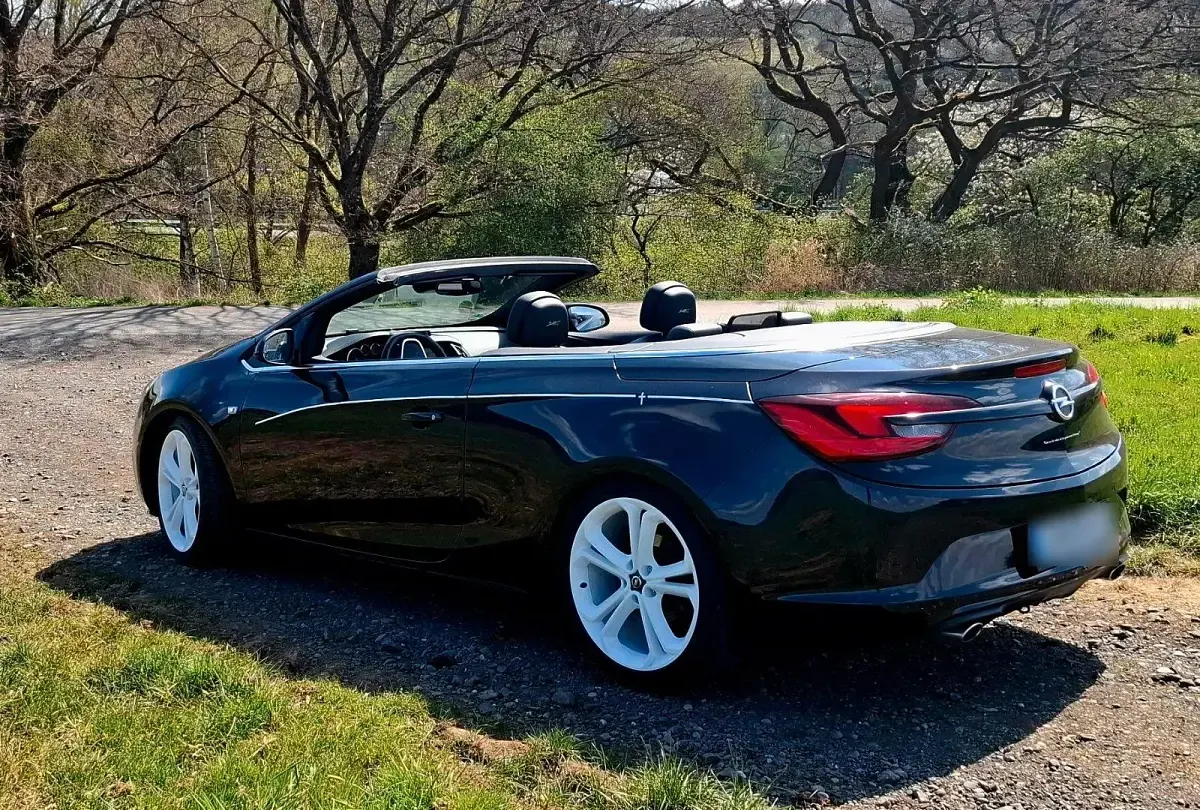 Gebraucht Opel Cascada Innovation 200 PS (147 kW) 2015 Schwarz Cabrio