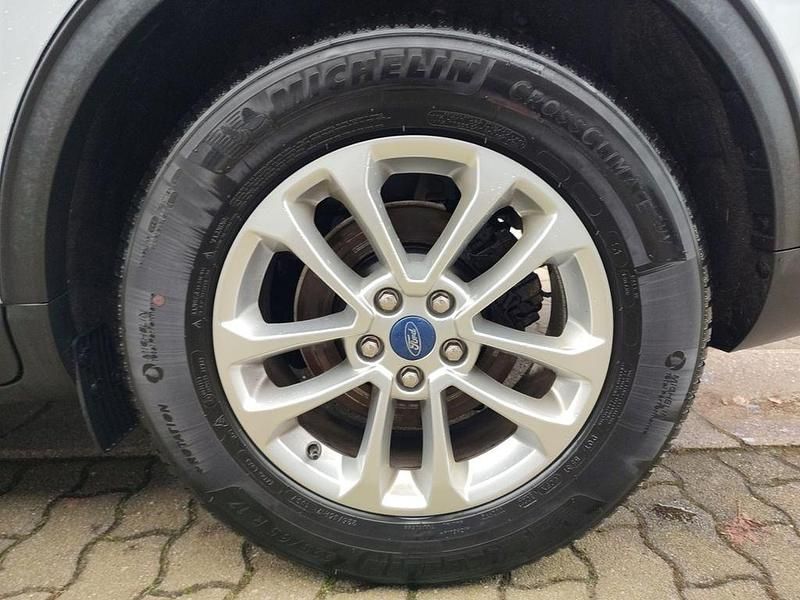 Gebraucht Ford Kuga Titanium 152 PS (111 kW) 2022 Weiss SUV