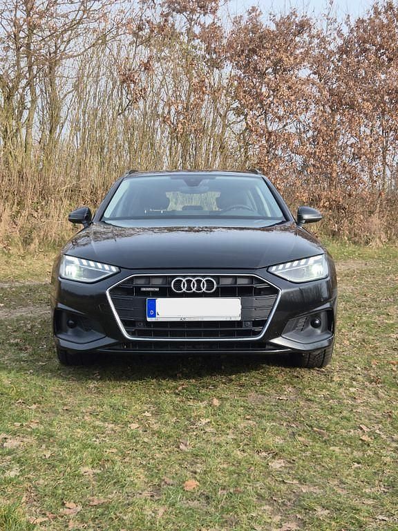 Second-hand Audi A4 Advanced 190 CP (139 kW) 2019 Negru Break