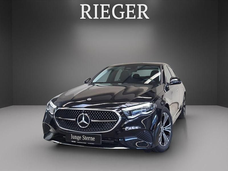 Metalliclack obsidianschwarz (metallic) Gebraucht 2023 Mercedes E200 Limousine | 46.990 € (Fairer Preis) - Bild 1/4
