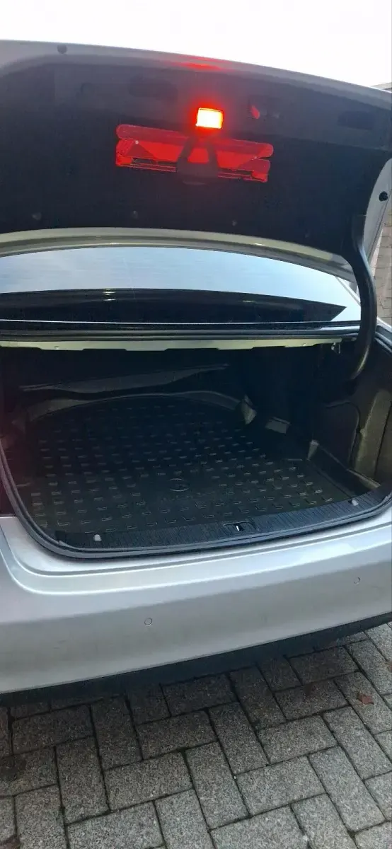 Gebraucht Mercedes E200 136 PS (100 kW) 2016 Silber Limousine