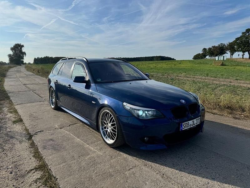 Blau Gebraucht 2005 BMW 530 Performance Kombi | 8.150 € - Bild 1/4