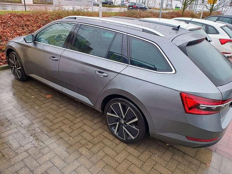 Gebraucht 2023 Skoda Superb Style Kombi | 32.450 € (Fairer Preis) - Bild 1/4