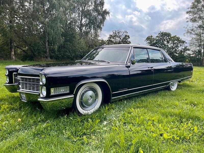Schwarz Gebraucht 1966 Cadillac Fleetwood Limousine | 29.999 € - Bild 1/4