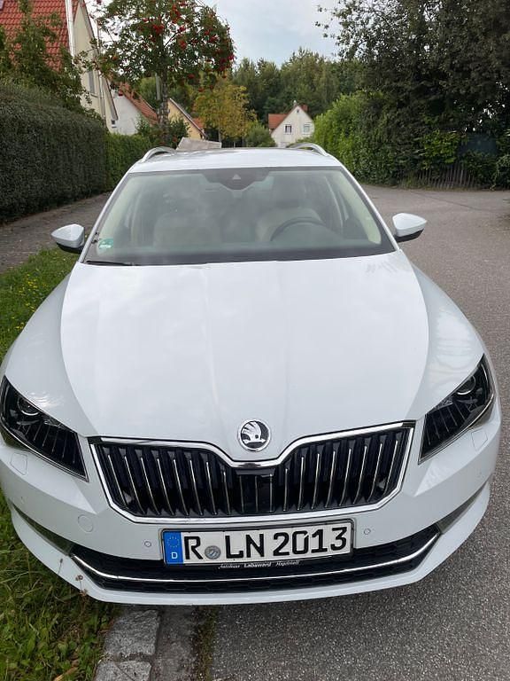 Gebraucht Skoda Superb Style 190 PS (139 kW) 2016 Weiß Kombi