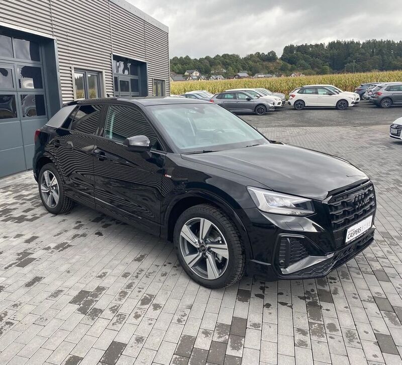 Gebraucht Audi Q2 S-Line 150 PS (110 kW) 2024 Mythosschwarz metallic SUV