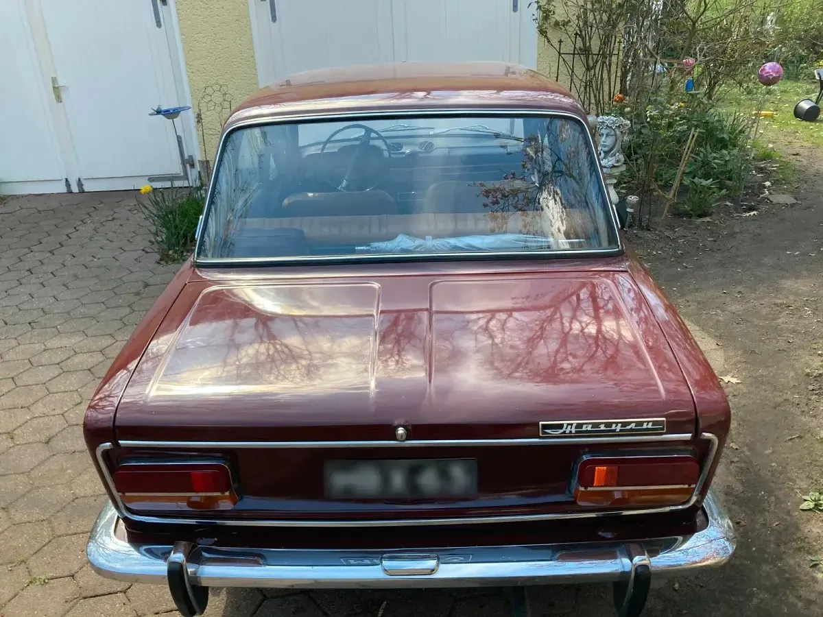 Second-hand Lada 2103 75 CP (55 kW) 1974 Andere farben Berlinǎ