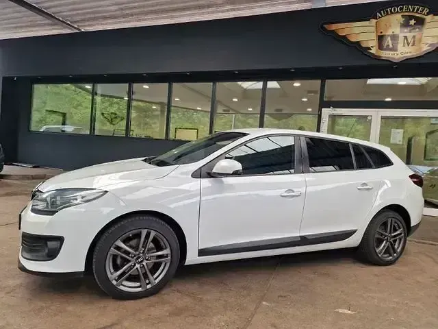 Gebraucht Renault Mégane Authentique 110 PS (80 kW) 2014 Weiß Limousine