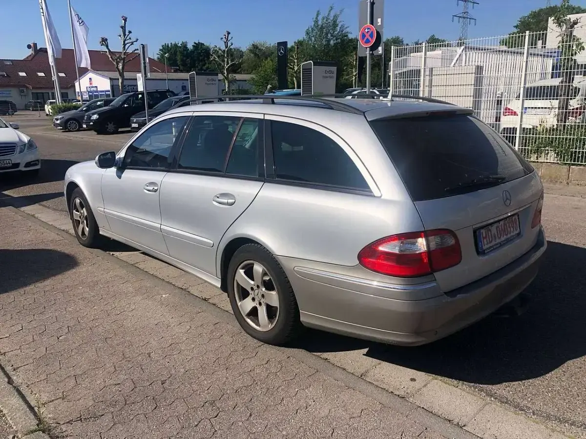 Gebraucht Mercedes E320 Elegance 224 PS (164 kW) 2006 Silber Kombi