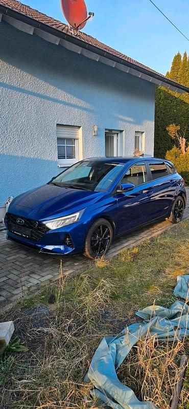 Blau Gebraucht 2021 Hyundai i20 Kleinwagen | 11.800 € (Superpreis) - Bild 1/4