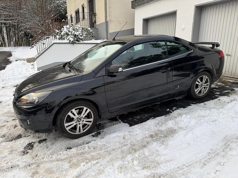Gebraucht Ford Focus Cabriolet 146 PS (107 kW) 2008 Schwarz Cabrio