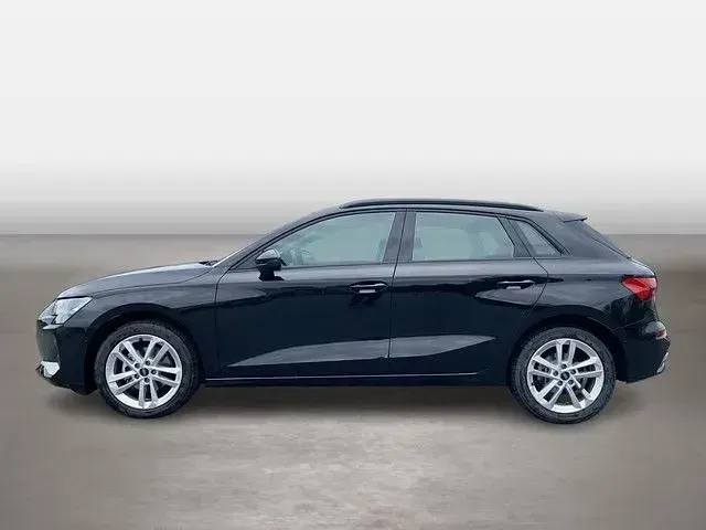 Używany Audi A3 Advanced Plus 150 KM (110 kW) 2025 Czarny Sedan/Limuzyna