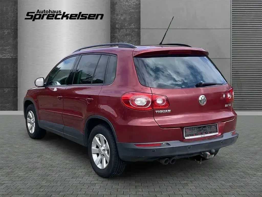 Gebraucht VW Tiguan Track & Field 140 PS (102 kW) 2009 Rot SUV