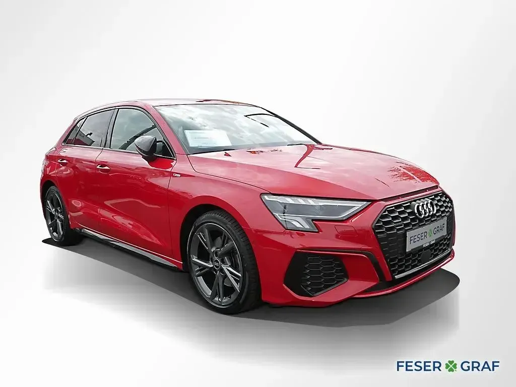 Gebraucht Audi A3 Ambiente 200 PS (147 kW) 2022 Tangorot metallic Limousine