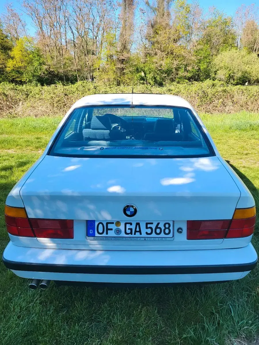 Gebraucht BMW 525 170 PS (125 kW) 1989 Weiß Limousine