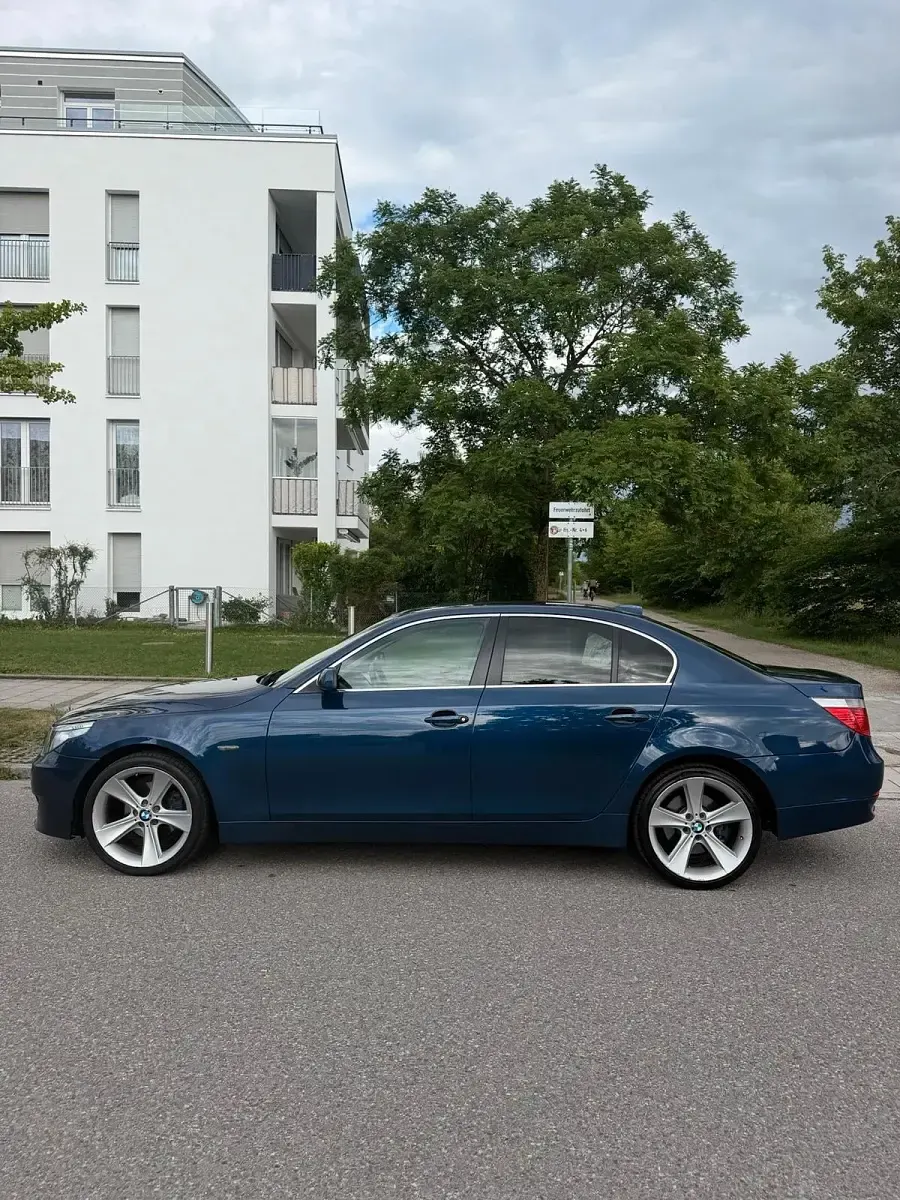 Gebraucht BMW 525 192 PS (141 kW) 2005 Blau Limousine